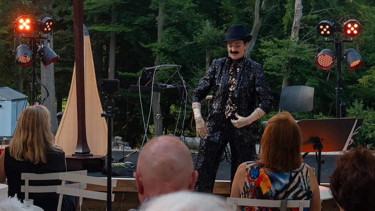 Aurora Elysion - Showact 20er Burlesque