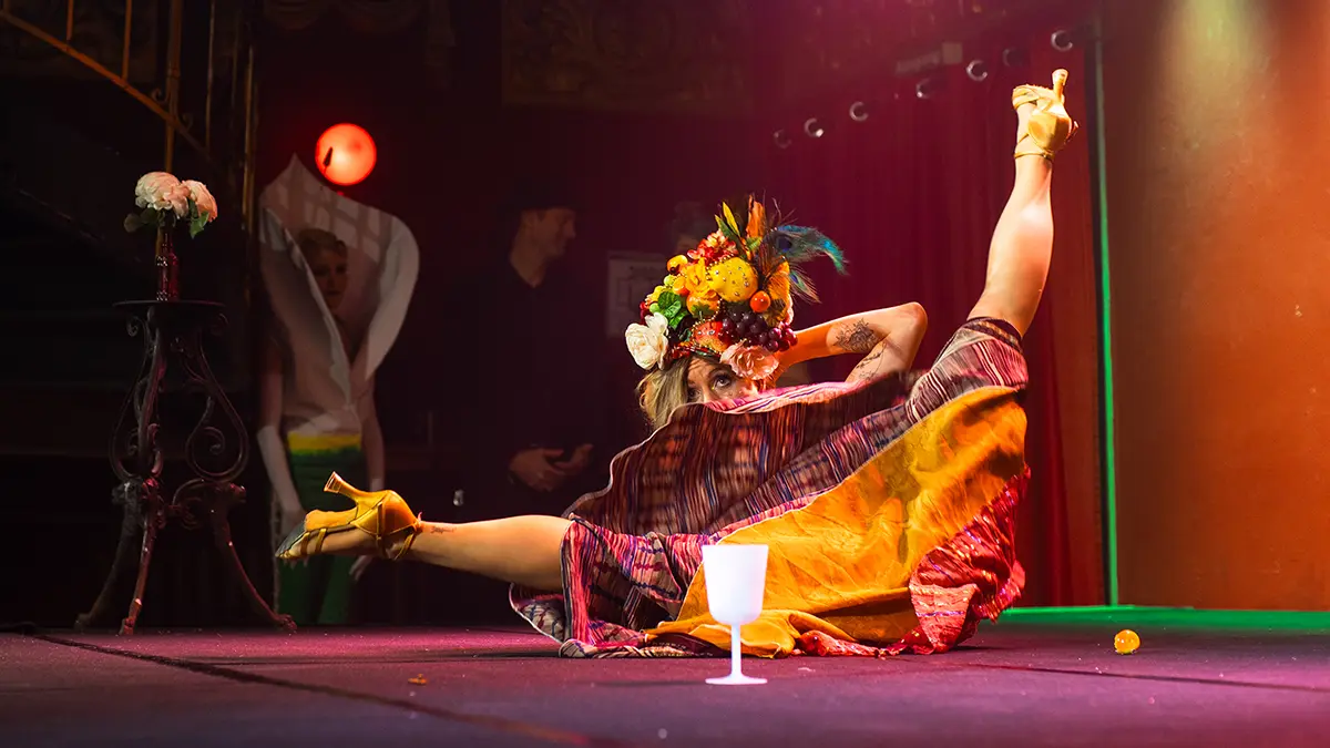 Aurora Elysion - Showact - Tropisches Früchtchen